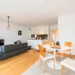 Modern Apartment With Terrace Near The Beach